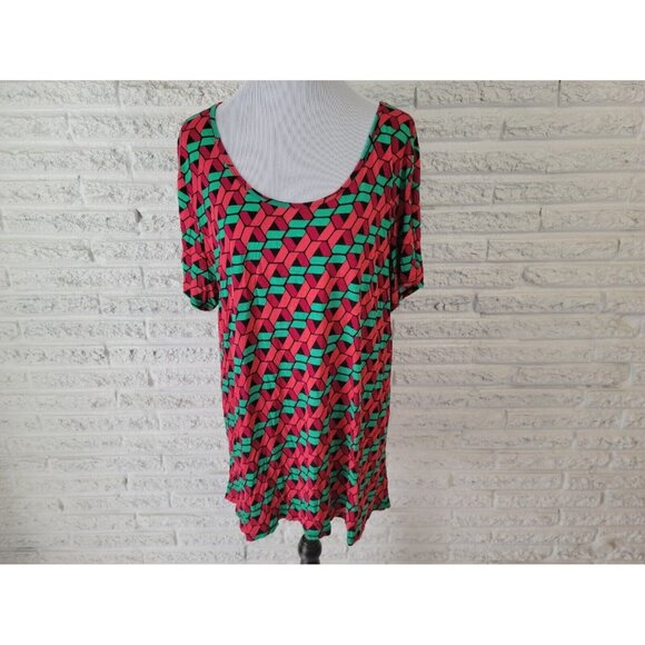 LuLaRoe Tops - Lularoe Womens Top 3XL Plus Tee Short Sleeve Asymmetric Red GEO346E